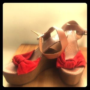 Guess 4” wedges purchased in Seville, Spain